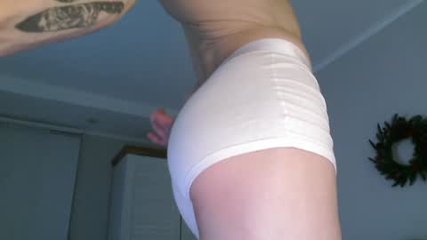 Eric Crush online show from December 2024 04:05:02 AM