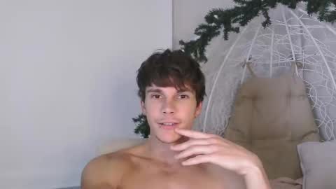 Eric Crush online show from December 2025 03:56:02 AM