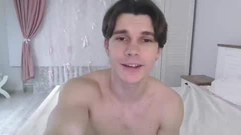 Snapshot of eric_crush chatting on March 2026 04:07:02 AM Eric Crush online show from March 2026 04:07:02 AM