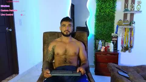 Snapshot of eric_harrison1 chatting on February 2025 09:39:01 PM Brayan online show from February 2025 09:39:01 PM