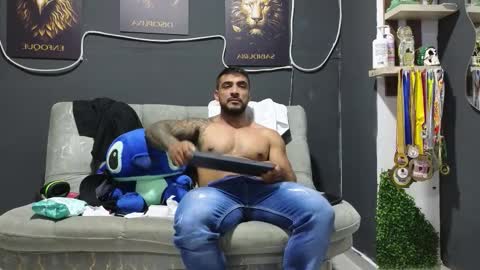 Snapshot of eric_harrison1 chatting on February 2026 12:44:02 AM Brayan online show from February 2026 12:44:02 AM