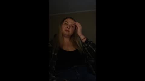 Snapshot of erica_thompson chatting on June 2026 04:05:02 PM Erica online show from June 2026 04:05:02 PM