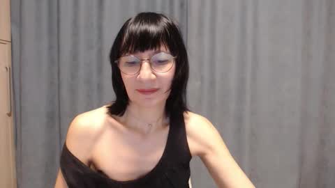 ericablack8 online show from December 2025 01:30:01 PM