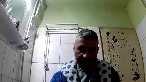 Snapshot of ericboy32 chatting on January 2025 05:58:01 PM eric online show from January 2025 05:58:01 PM