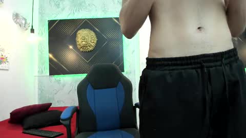 Snapshot of erick_zhimerman chatting on February 2025 10:16:02 AM online show from February 2025 10:16:02 AM