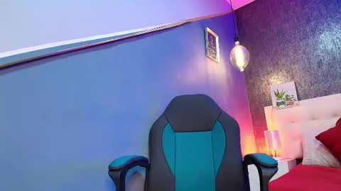 Snapshot of erick_zhimerman chatting on February 2025 03:36:02 AM online show from February 2025 03:36:02 AM