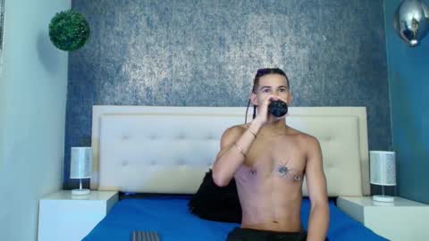 Snapshot of erick_zhimerman chatting on September 2025 04:03:01 AM online show from September 2025 04:03:01 AM