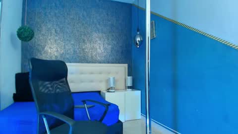 Snapshot of erick_zhimerman chatting on October 2025 04:10:01 AM online show from October 2025 04:10:01 AM