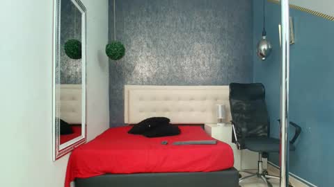 Snapshot of erick_zhimerman chatting on October 2025 03:48:01 AM online show from October 2025 03:48:01 AM