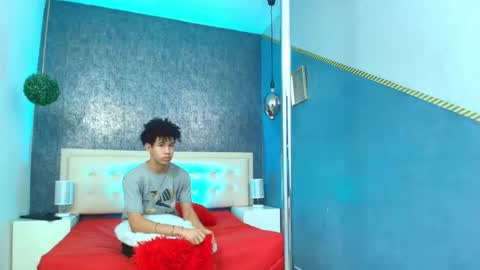 Snapshot of erick_zhimerman chatting on November 2025 03:30:02 AM online show from November 2025 03:30:02 AM