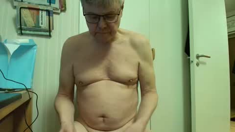 Snapshot of erik5552 chatting on March 2026 05:52:01 PM Erik online show from March 2026 05:52:01 PM