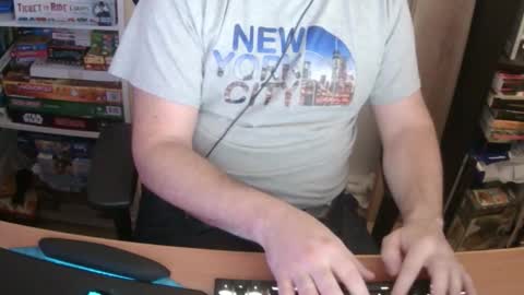 Snapshot of erik_dapper chatting on December 2025 06:04:01 PM Erik Dapper online show from December 2025 06:04:01 PM