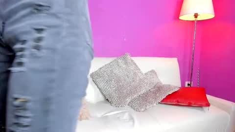 Snapshot of erika1717 chatting on November 2025 02:18:02 PM erika1717 online show from November 2025 02:18:02 PM