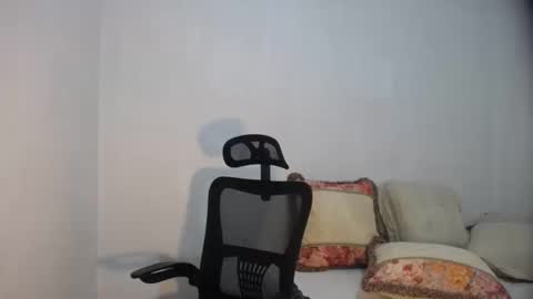 Snapshot of erika_madrigal chatting on December 2024 01:07:02 PM erika_madrigal online show from December 2024 01:07:02 PM