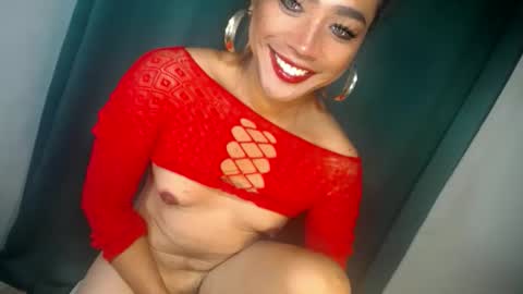 Snapshot of erika_madrigal chatting on December 2025 11:34:02 PM erika_madrigal online show from December 2025 11:34:02 PM