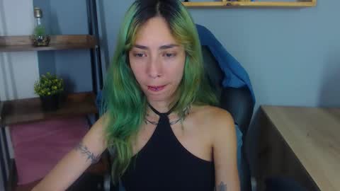 Snapshot of erika_stevens chatting on November 2025 12:42:01 AM E R I K A - SAGITARIO..... online show from November 2025 12:42:01 AM