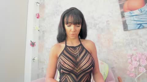Erikabeee online show from April 2026 05:32:02 AM
