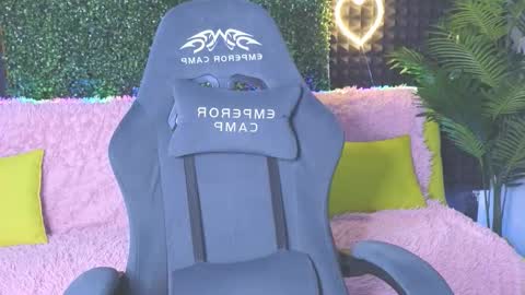 erikabrian online show from October 2025 02:19:01 AM