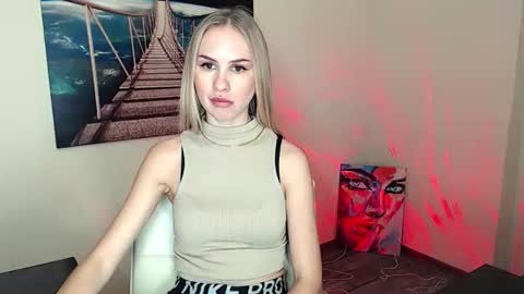 Erika online show from October 2025 12:39:02 PM