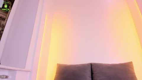 Erika online show from March 2025 04:49:01 AM