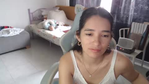 Snapshot of erina_1 chatting on June 2026 05:44:02 PM erina_1 online show from June 2026 05:44:02 PM