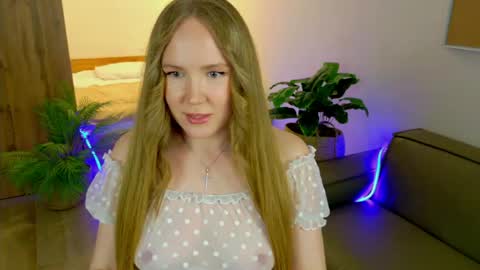 Snapshot of erinmilk chatting on May 2026 05:32:01 PM Erin online show from May 2026 05:32:01 PM