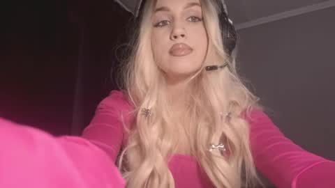 Katrin online show from May 2026 03:38:02 PM