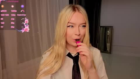 Snapshot of erlenbayer chatting on March 2026 10:16:01 PM Chanel online show from March 2026 10:16:01 PM