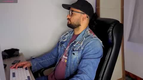 Snapshot of ernesto_rodriguez_82 chatting on October 2025 02:54:01 AM ernesto rodriguez 82 online show from October 2025 02:54:01 AM