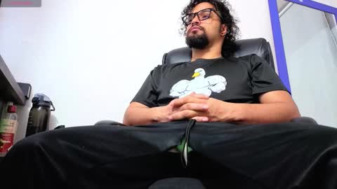 Snapshot of ernesto_rodriguez_82 chatting on January 2026 02:06:02 AM ernesto rodriguez 82 online show from January 2026 02:06:02 AM