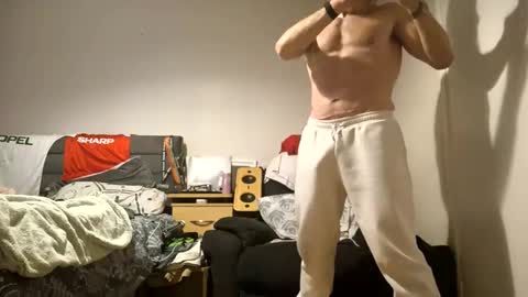 Ernie online show from December 2025 08:02:01 PM