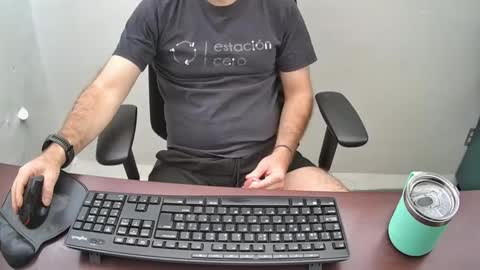 Snapshot of eroskatt chatting on January 2025 03:40:01 PM Eroskatt online show from January 2025 03:40:01 PM