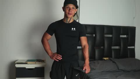 Snapshot of erosscott chatting on January 2025 01:16:01 AM Eros online show from January 2025 01:16:01 AM