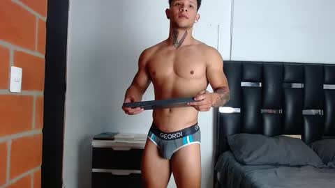 Snapshot of erosscott chatting on September 2025 01:55:01 PM Eros online show from September 2025 01:55:01 PM