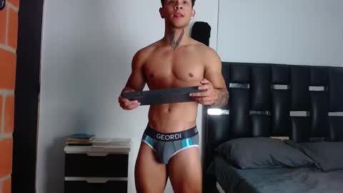 Snapshot of erosscott chatting on September 2025 04:54:02 PM Eros online show from September 2025 04:54:02 PM