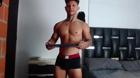 Snapshot of erosscott chatting on October 2025 03:45:02 PM Eros online show from October 2025 03:45:02 PM