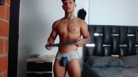 Snapshot of erosscott chatting on October 2025 03:33:02 PM Eros online show from October 2025 03:33:02 PM