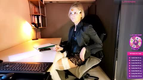 Eva online show from November 2025 10:02:02 AM