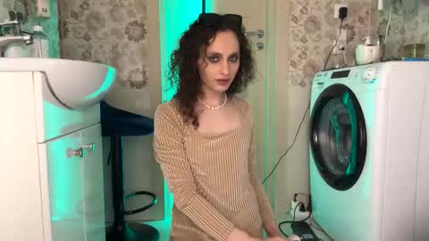 Snapshot of eroticartsss chatting on January 2026 04:22:02 PM Rachel Rach online show from January 2026 04:22:02 PM