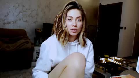 Snapshot of eroticgiftxxx chatting on March 2025 11:10:02 AM LylaXXX online show from March 2025 11:10:02 AM