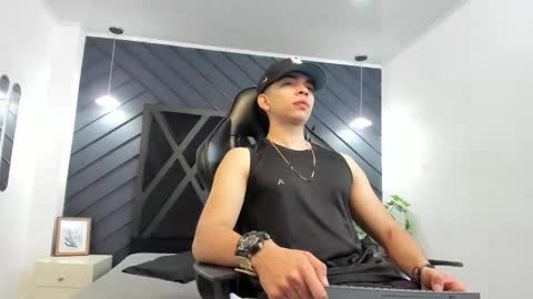 Snapshot of eryonbradley chatting on September 2025 11:13:02 AM Eryon online show from September 2025 11:13:02 AM