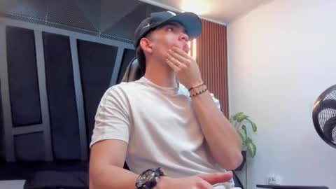 Snapshot of eryonbradley chatting on September 2025 11:26:01 AM Eryon online show from September 2025 11:26:01 AM