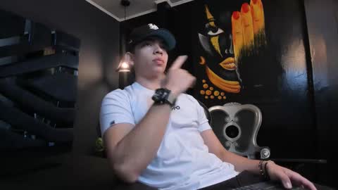 Snapshot of eryonbradley chatting on October 2025 11:21:02 AM Eryon online show from October 2025 11:21:02 AM