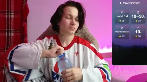 esajukyy online show from September 2025 10:49:02 AM