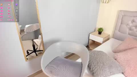 Escarlet online show from July 2026 01:59:01 PM