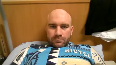 Snapshot of esenuzet69 chatting on March 2026 06:19:02 PM Esenuzet69 online show from March 2026 06:19:02 PM