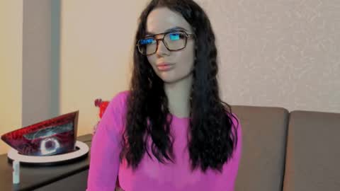 Esenya online show from October 2025 10:05:02 AM