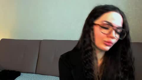 Esenya online show from November 2025 06:23:02 AM