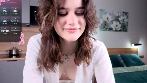 EshleGreen online show from November 2025 02:13:01 PM