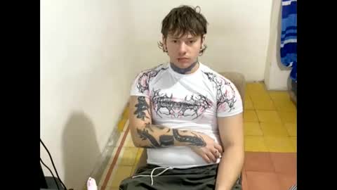 Snapshot of eskol212 chatting on February 2026 09:48:02 PM eskol212 online show from February 2026 09:48:02 PM